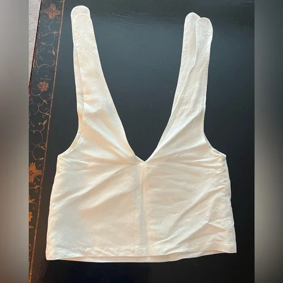 Emerson Fry Shoulder Tie Top in White Linen Blend - Picture 4 of 6